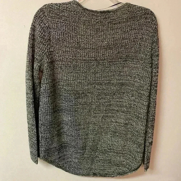 Faded Glory Medium V-Neck Sweater Black & White - Picture 2 of 7